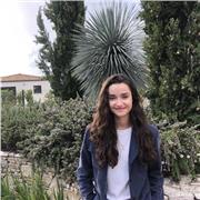 Étudiante en ergothérapie, je propose des cours d'anglais, de sciences ou encore de français. Je suis polyvalente et très dynamique et motivée